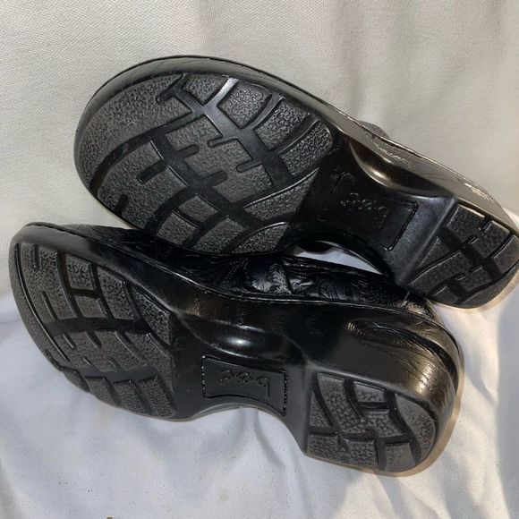 b.o.c. black leather loafer (nursing clogs) - Picture 5 of 8